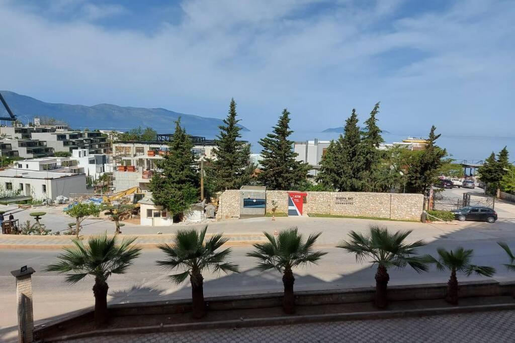 Darla Sea View Apartment Вльора Екстер'єр фото