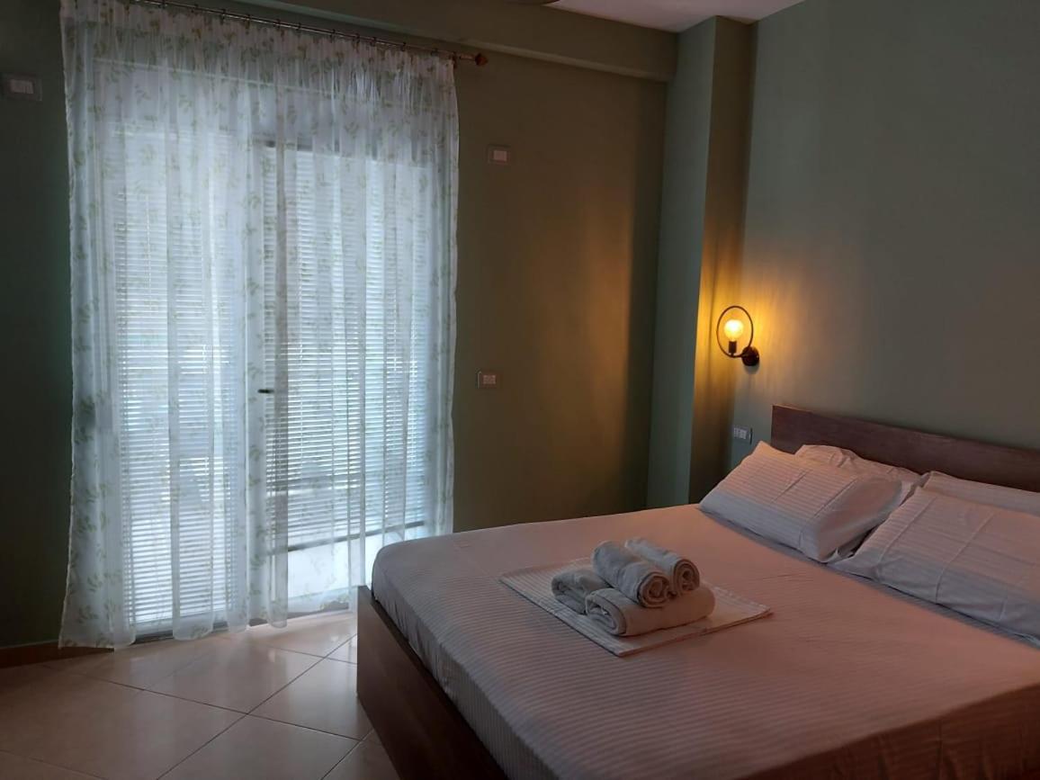 Darla Sea View Apartment Вльора Екстер'єр фото