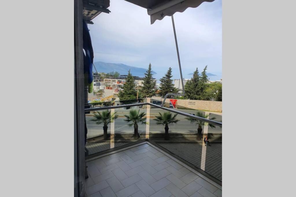 Darla Sea View Apartment Вльора Екстер'єр фото