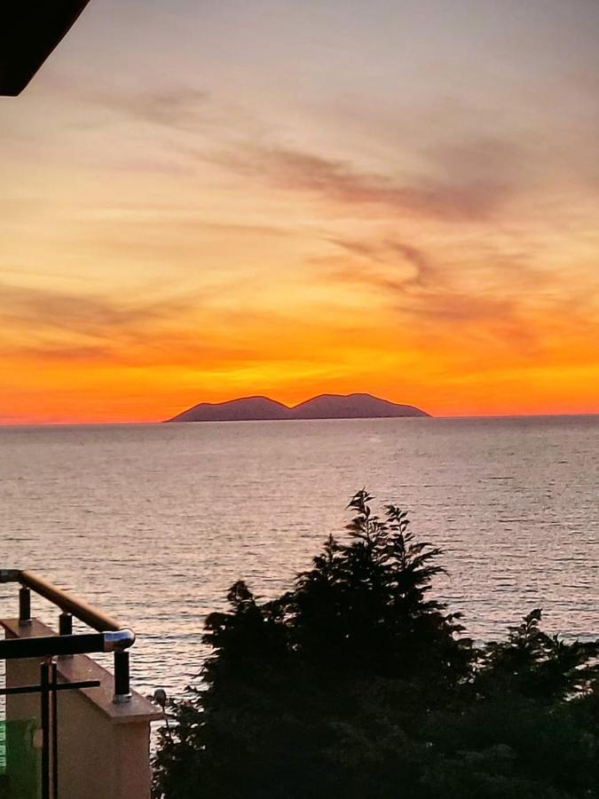 Darla Sea View Apartment Вльора Екстер'єр фото