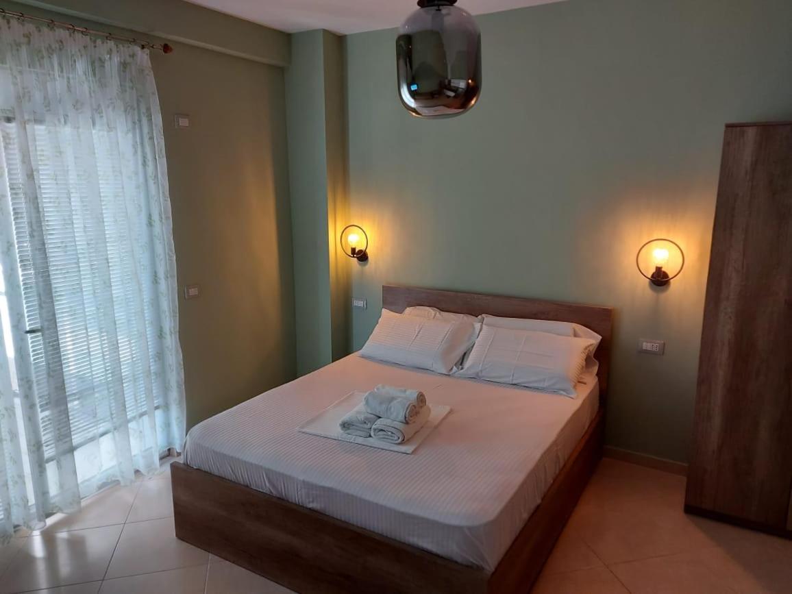 Darla Sea View Apartment Вльора Екстер'єр фото