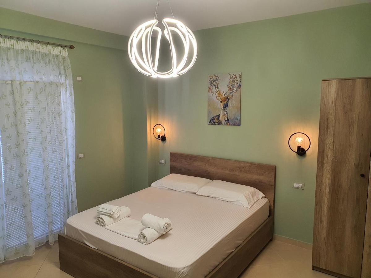 Darla Sea View Apartment Вльора Екстер'єр фото