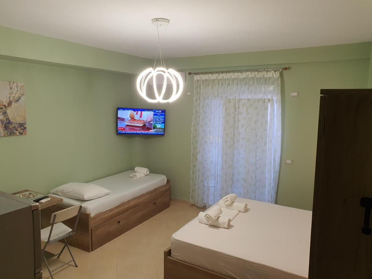 Darla Sea View Apartment Вльора Екстер'єр фото