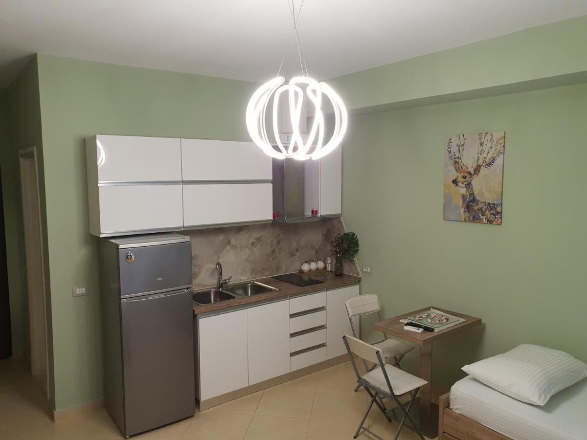 Darla Sea View Apartment Вльора Екстер'єр фото