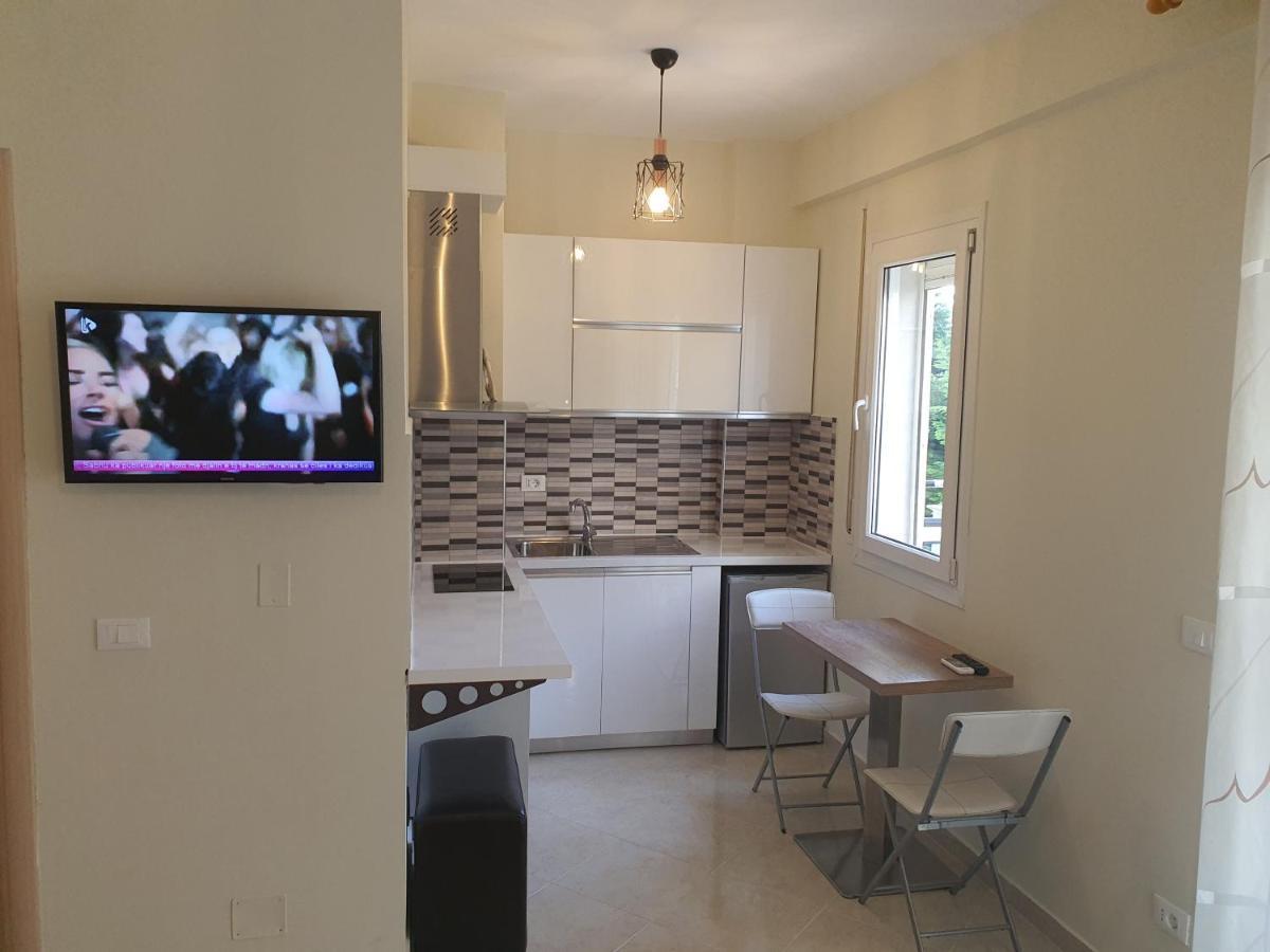 Darla Sea View Apartment Вльора Екстер'єр фото
