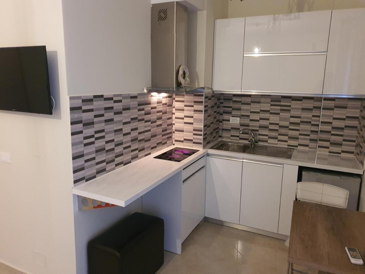 Darla Sea View Apartment Вльора Екстер'єр фото