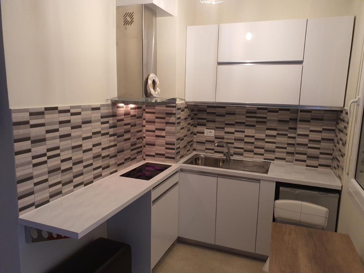 Darla Sea View Apartment Вльора Екстер'єр фото