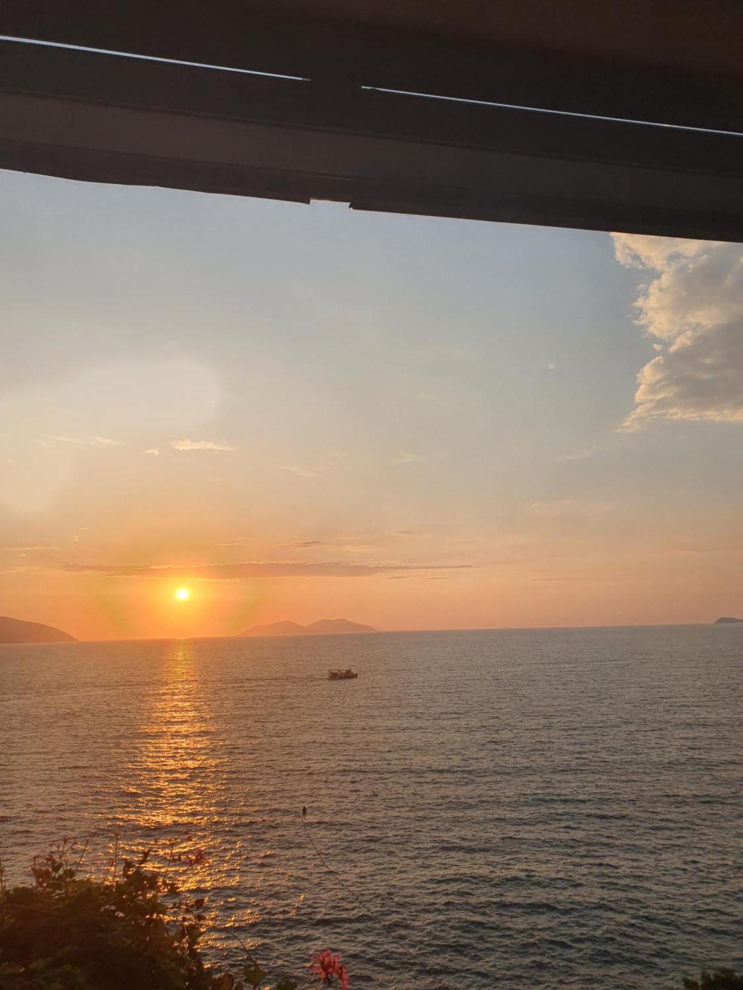 Darla Sea View Apartment Вльора Екстер'єр фото